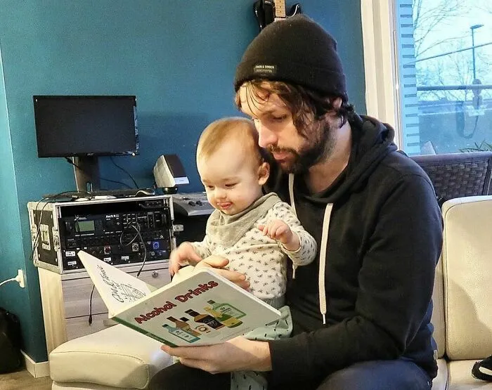 Papá contándome historias