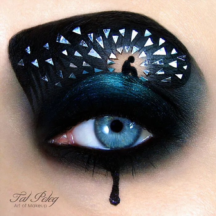Artist Creates Magical Scenes Using Her Eyelids As A Canvas (40 Pics)