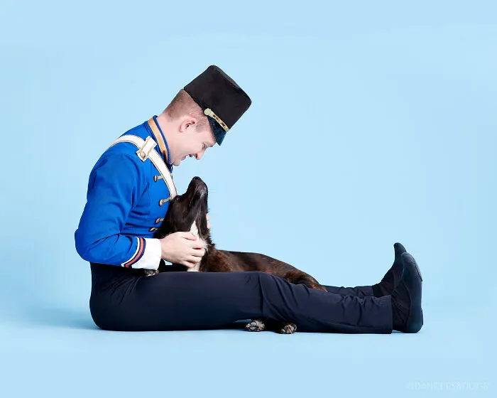 The Muttcracker: Ballet Dancers Dance With Dogs And Cats Who Are Waiting To Get Adopted (50 Pics)
