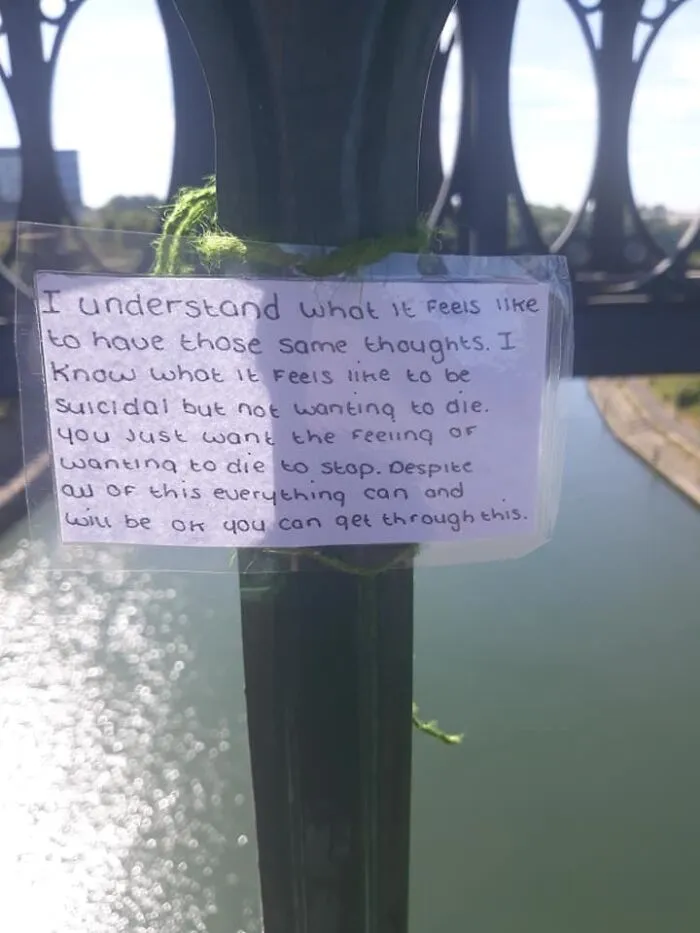 Charity Puts Up Anti-Suicide Sign On Bridge That People “Vandalized” With Positivity, Turns Out Brits Love To Do That (35 Pics)