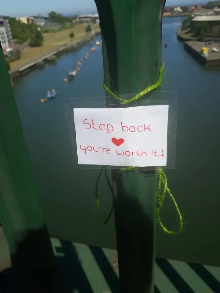 Charity Puts Up Anti-Suicide Sign On Bridge That People “Vandalized” With Positivity, Turns Out Brits Love To Do That (35 Pics)