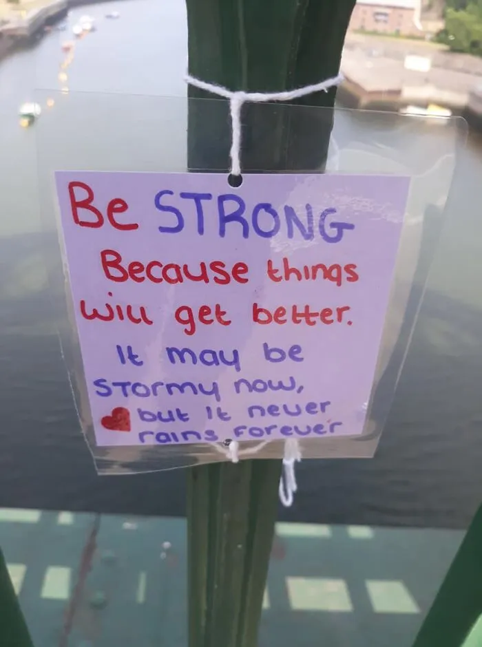 Charity Puts Up Anti-Suicide Sign On Bridge That People “Vandalized” With Positivity, Turns Out Brits Love To Do That (35 Pics)