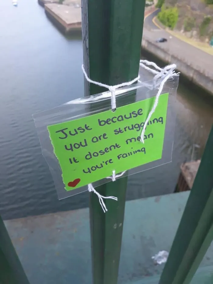 Charity Puts Up Anti-Suicide Sign On Bridge That People “Vandalized” With Positivity, Turns Out Brits Love To Do That (35 Pics)