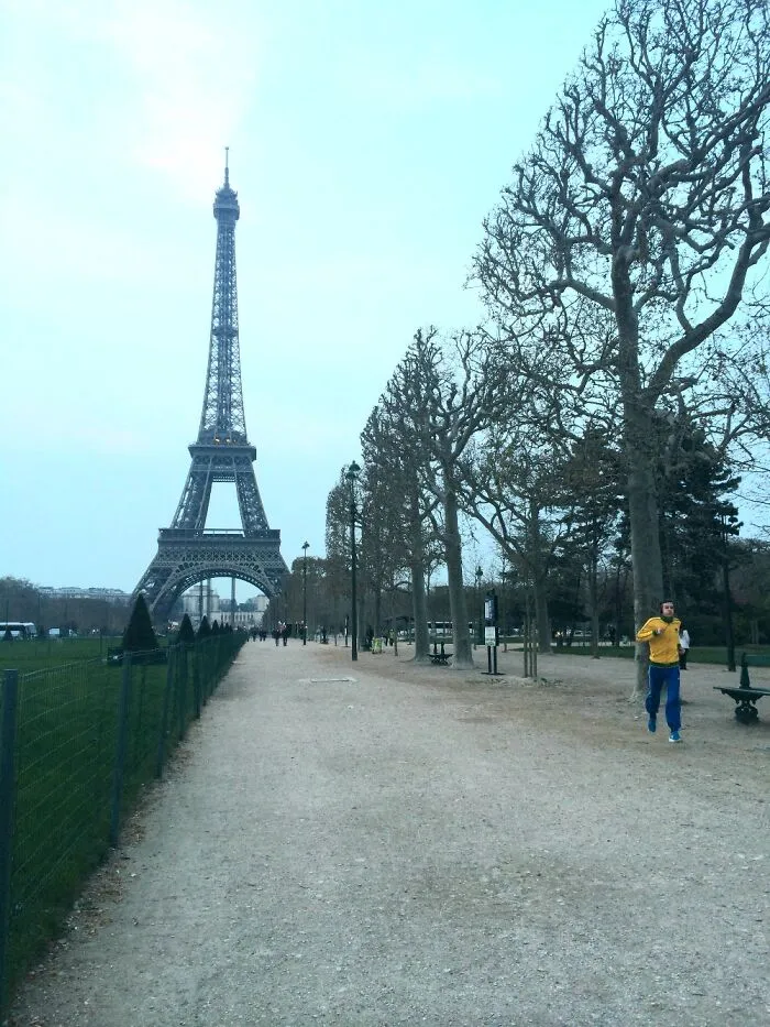Split In Half Paris