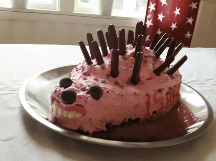 30 Times People Tried Their Hand At Making Hedgehog Cakes But Failed Miserably