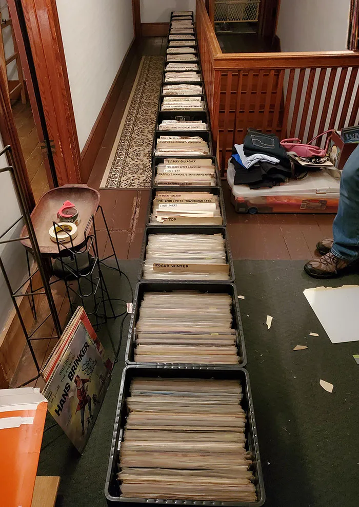 He ayudado a mi padre a colocar alfabéticamente su colección de vinilos