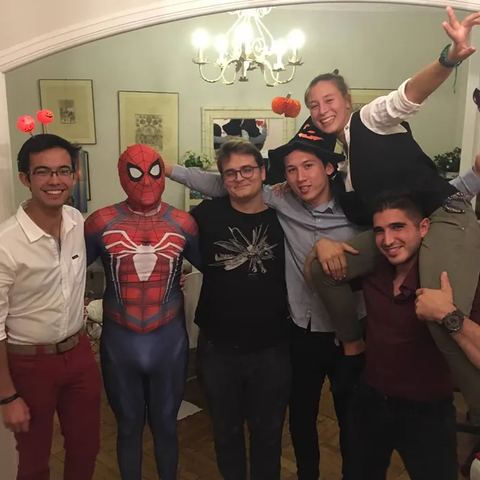 El único en la fiesta