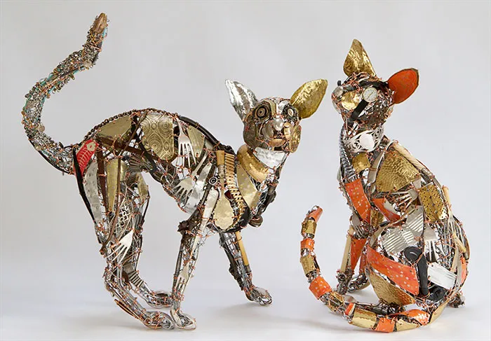 This Artist Repurposes Scrap Metal, Discarded Objects, And Textile Into Lifelike Animal Sculptures (116 Pics)