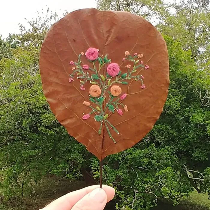 This Brazilian Artist Creates Unique Designs Of Embroidery On Fallen Leaves (109 Pics)