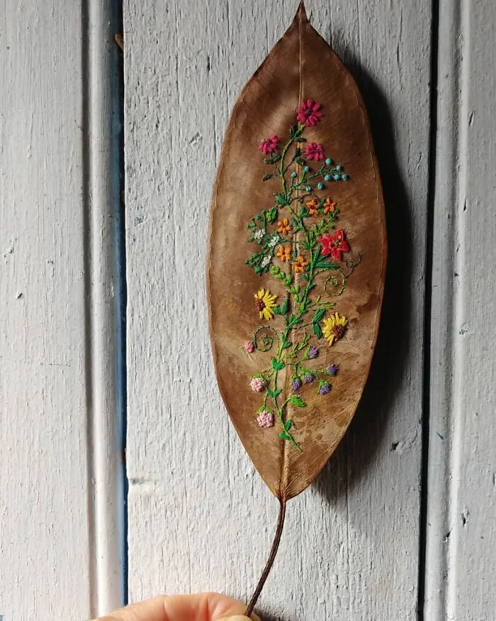 This Brazilian Artist Creates Unique Designs Of Embroidery On Fallen Leaves (109 Pics)