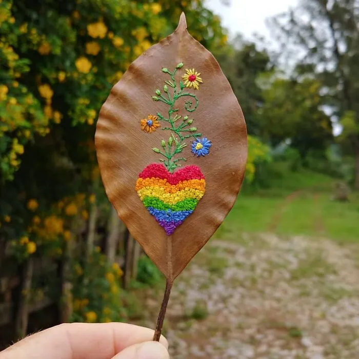 This Brazilian Artist Creates Unique Designs Of Embroidery On Fallen Leaves (109 Pics)