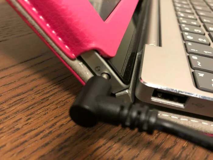 Just Found Out Why My Mom's Laptop Wasn’t Charging