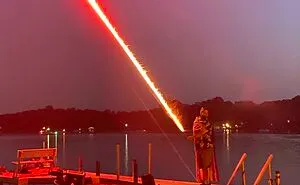 50 Times People Captured Such Perfectly Timed Pics, They Had To Celebrate It By Sharing Them Online