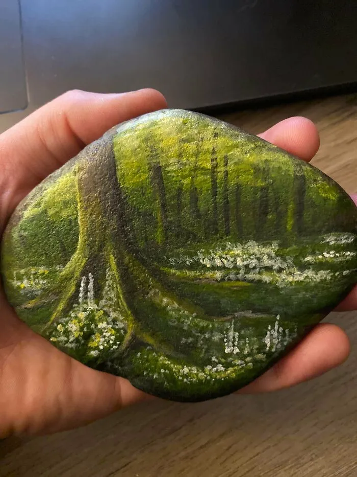 Mi novia está en el paro y no se podía permitir comprar nada, así que pintó esto