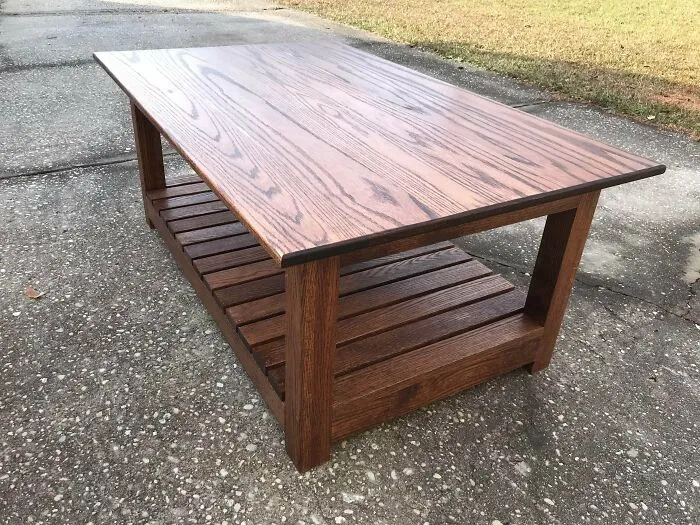 Mi hijo de 14 años ha construido esta mesa para su hermana y su novio como regalo