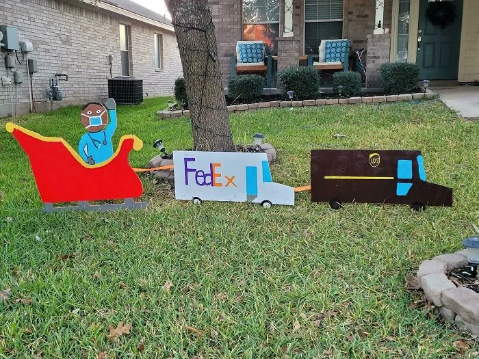 One Of My Neighbors Nailed Their Christmas Decorations This Year