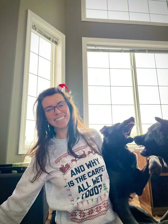39 Christmas Pics That Were Supposed To Be Nice Until The Dog Showed Up