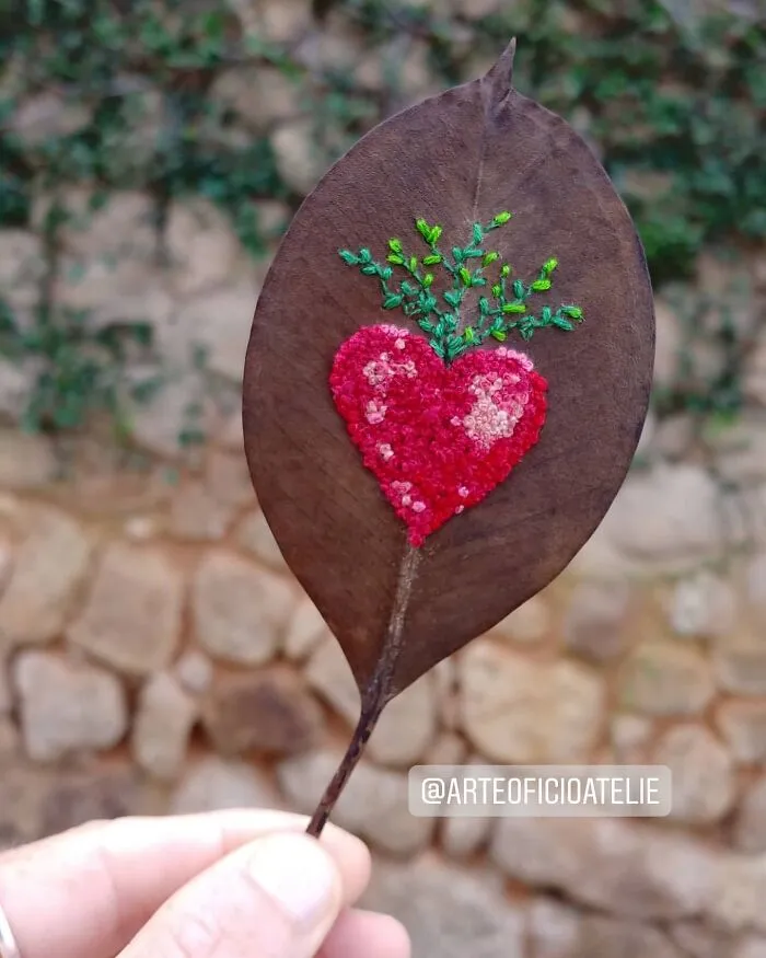 This Brazilian Artist Creates Unique Designs Of Embroidery On Fallen Leaves (109 Pics)