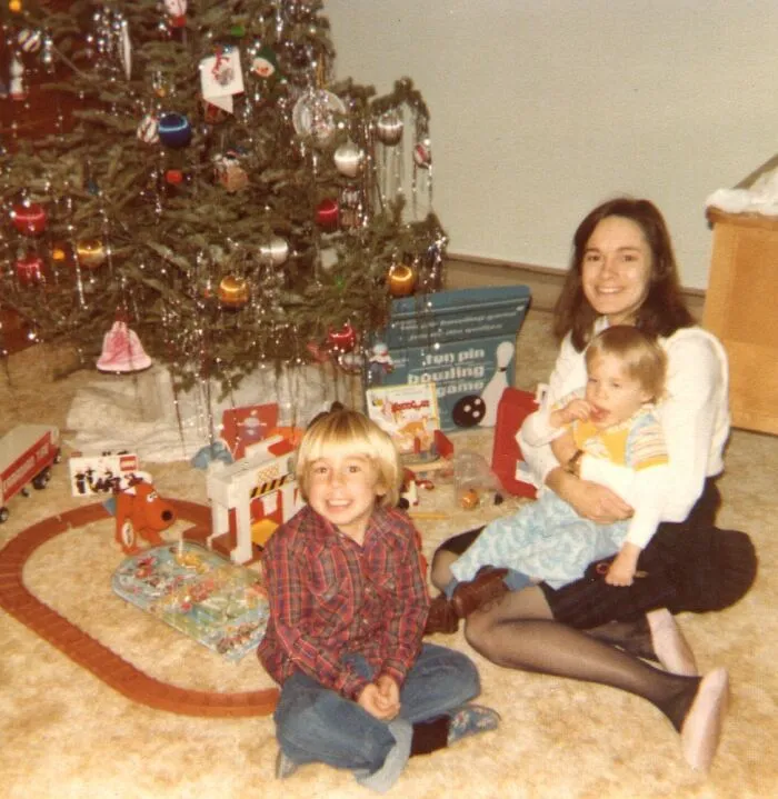 30 Pics Of The Most Popular Christmas Gifts In The '80s And '90s