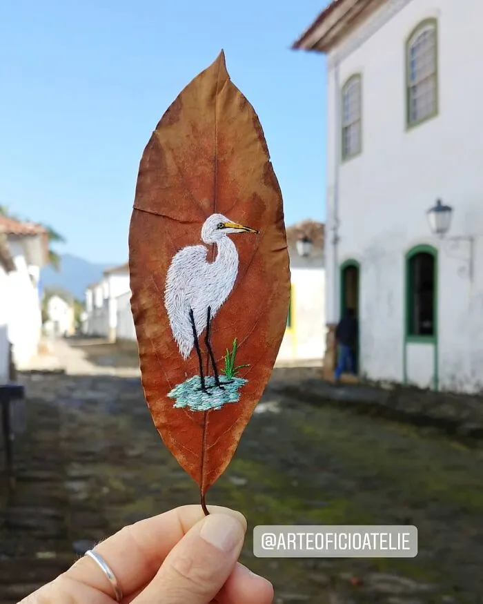This Brazilian Artist Creates Unique Designs Of Embroidery On Fallen Leaves (109 Pics)