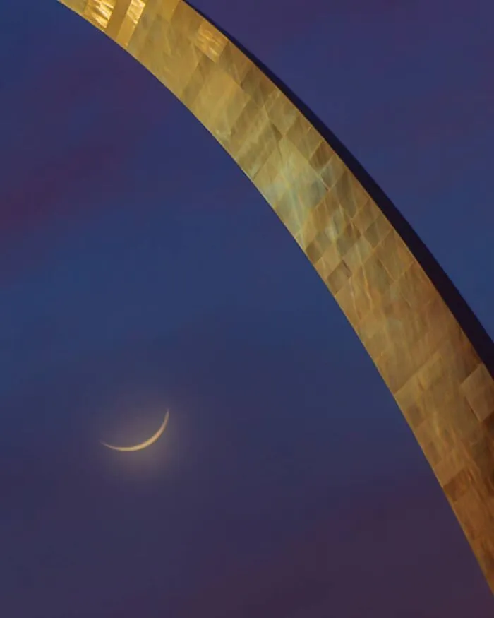 Not Photoshopped: Photographer Uses Only Lens To Make The Moon Look Supersized (26 Pics)