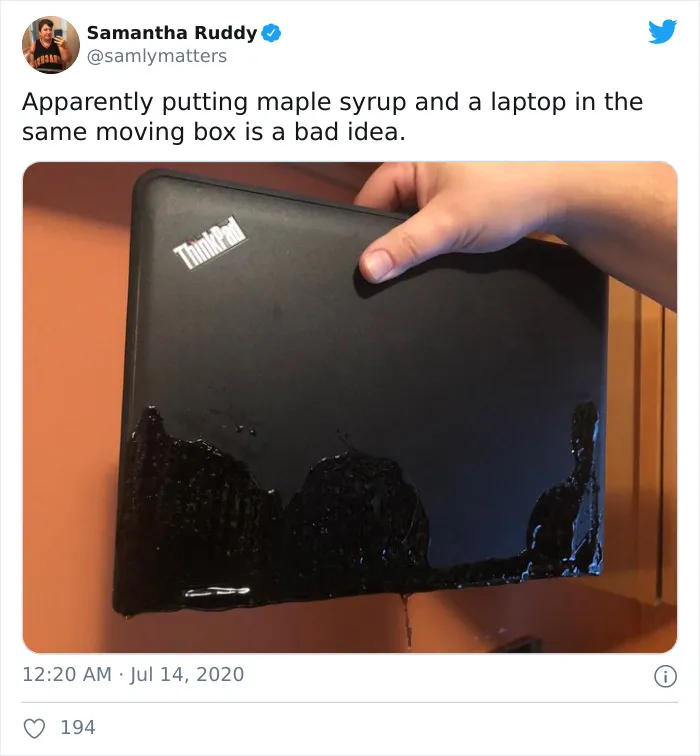Parece que poner un portátil y sirope de arce en la misma caja de la mudanza fue una mala idea