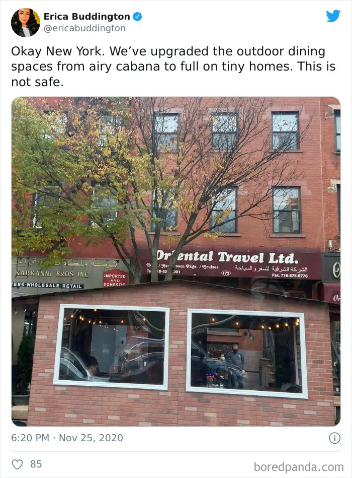 30 Photos Of "Outdoor Dining" That Don't Look Right At All