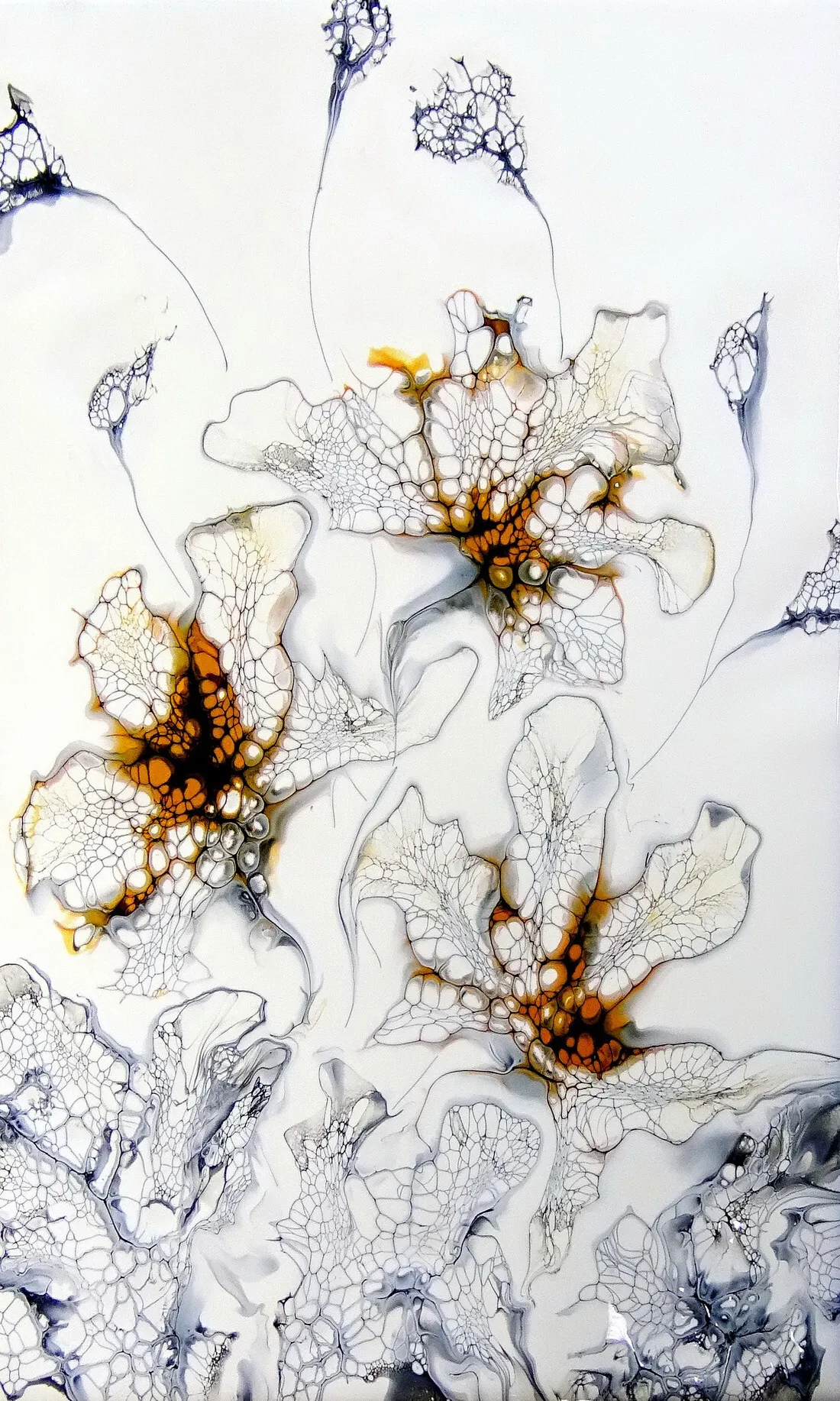 Straw Blown Flower ~ Black & White & Gold ~ Acrylic Pour Painting ~ #staycreative ~ Fiona Art