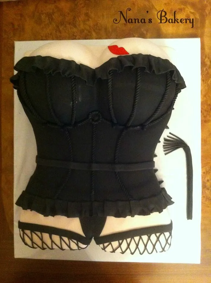 My Aunt's Artistic Cakes (26 Pics)