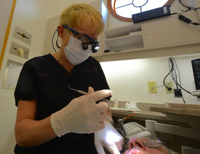 Someone Asks Dentists “Why Do You Talk To Your Patients While Your Hands Are In Their Mouths?”, Gets 26 Honest Answers