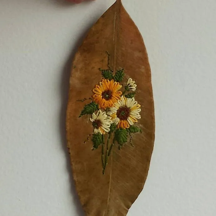 This Brazilian Artist Creates Unique Designs Of Embroidery On Fallen Leaves (109 Pics)