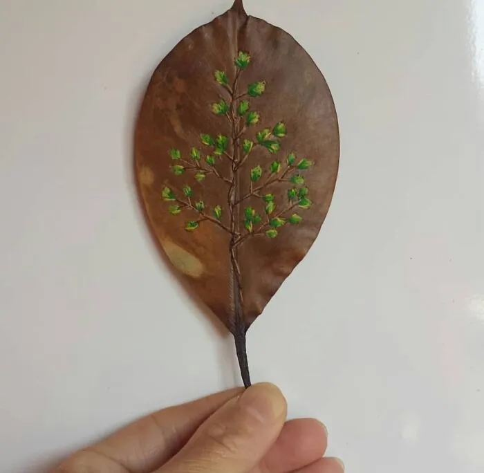 This Brazilian Artist Creates Unique Designs Of Embroidery On Fallen Leaves (109 Pics)
