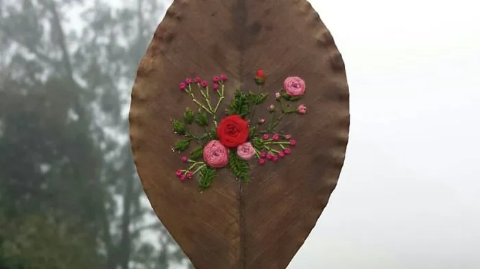 This Brazilian Artist Creates Unique Designs Of Embroidery On Fallen Leaves (109 Pics)