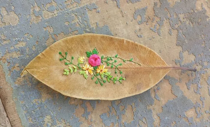 This Brazilian Artist Creates Unique Designs Of Embroidery On Fallen Leaves (109 Pics)