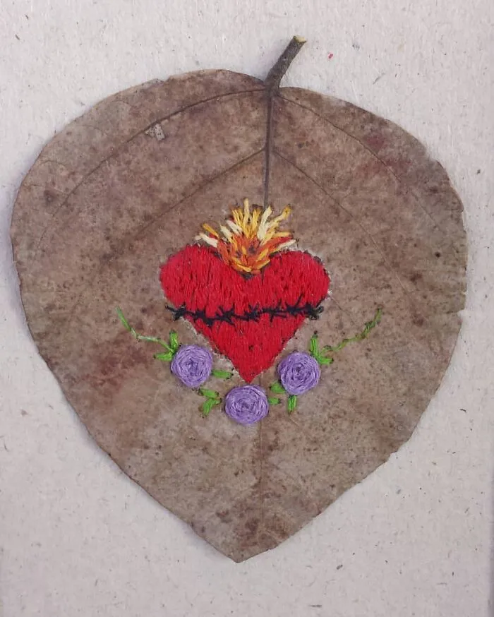 This Brazilian Artist Creates Unique Designs Of Embroidery On Fallen Leaves (109 Pics)