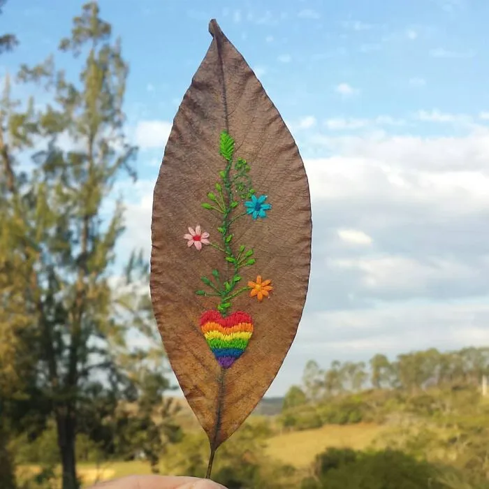 This Brazilian Artist Creates Unique Designs Of Embroidery On Fallen Leaves (109 Pics)
