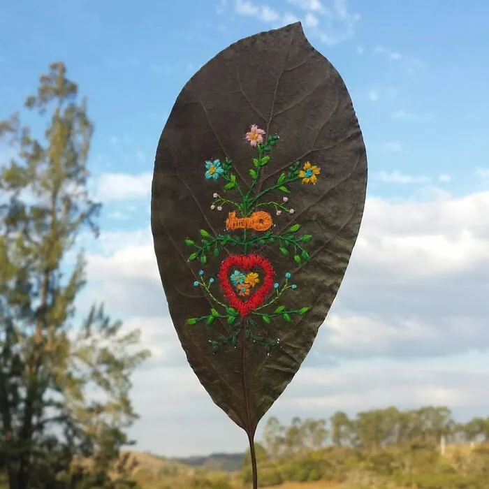 This Brazilian Artist Creates Unique Designs Of Embroidery On Fallen Leaves (109 Pics)