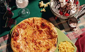 We Prepared 6 Unconventional TV Dinners Based On Popular Christmas Movies (6 Pics)