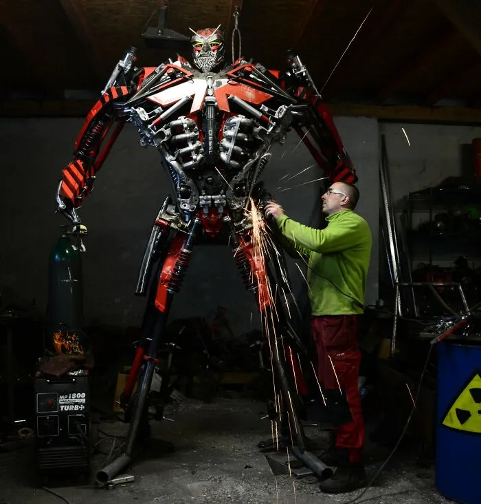 This Artist From Poland Uses Scrap Metal To Create These Fascinating Sculptures Inspired By Popular Movies (44 Pics)
