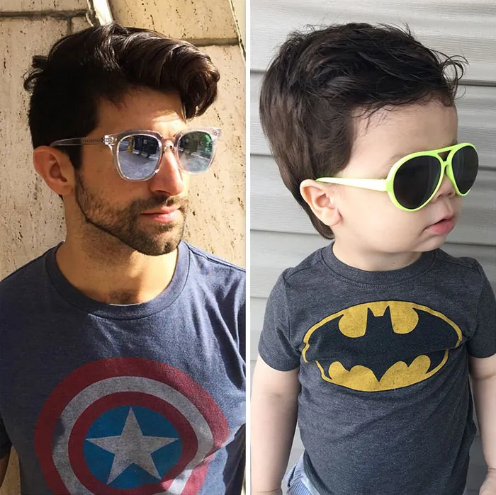 Esta madre sigue burlándose de su hermano modelo haciendo que su bebé recree sus poses con un resultado tan divertido como adorable