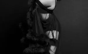 Seven Things You Might Not Know About The Art Of Burlesque, As Told By The London’s Burlesque Queen – Tempest Rose