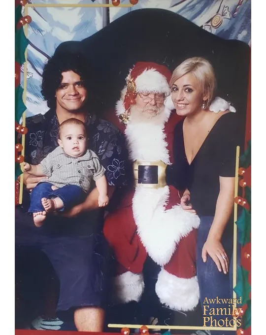 Navidades 2009. Todo pareció salir bien, el niño no lloró, pero la atención de Papá Noel estaba en otra parte