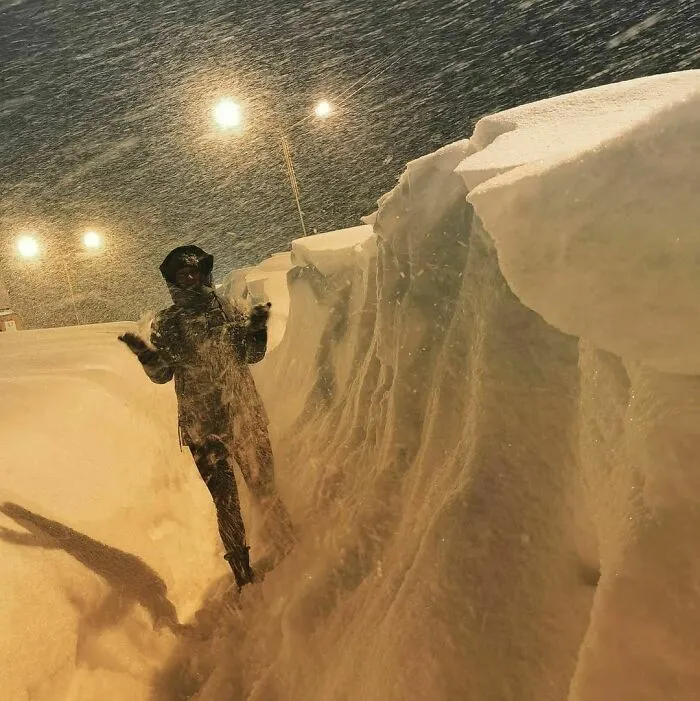 En la ciudad más fría de Rusia ha caído en 5 días tanta nieve como en 2 meses, y las fotos son surreales (30 imágenes)