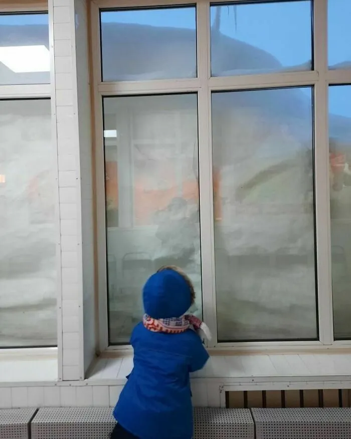 En la ciudad más fría de Rusia ha caído en 5 días tanta nieve como en 2 meses, y las fotos son surreales (30 imágenes)