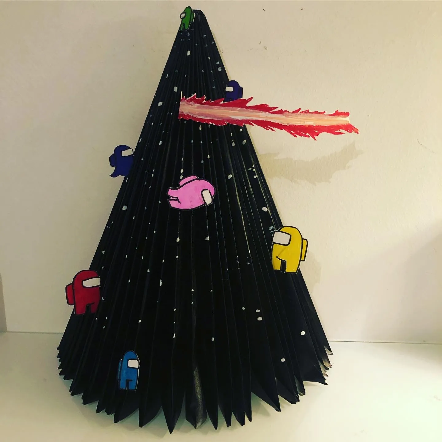I Turn Old Magazines Into Xmas Decorations.
