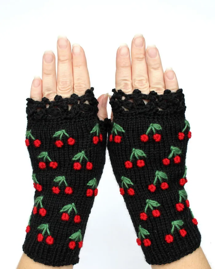 I Have Been Making Embroidered Gloves For Over 7 Years Now, Here Are My 40 Best Works