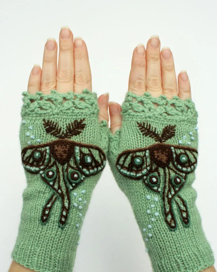 I Have Been Making Embroidered Gloves For Over 7 Years Now, Here Are My 40 Best Works