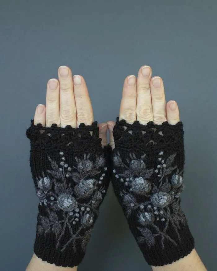 I Have Been Making Embroidered Gloves For Over 7 Years Now, Here Are My 40 Best Works