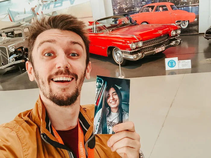 My Girlfriend Couldn’t Join Me On A Trip To Europe Last Year, So I Printed A Few Of Her Photos And Took Selfies Everywhere (32 Pics)