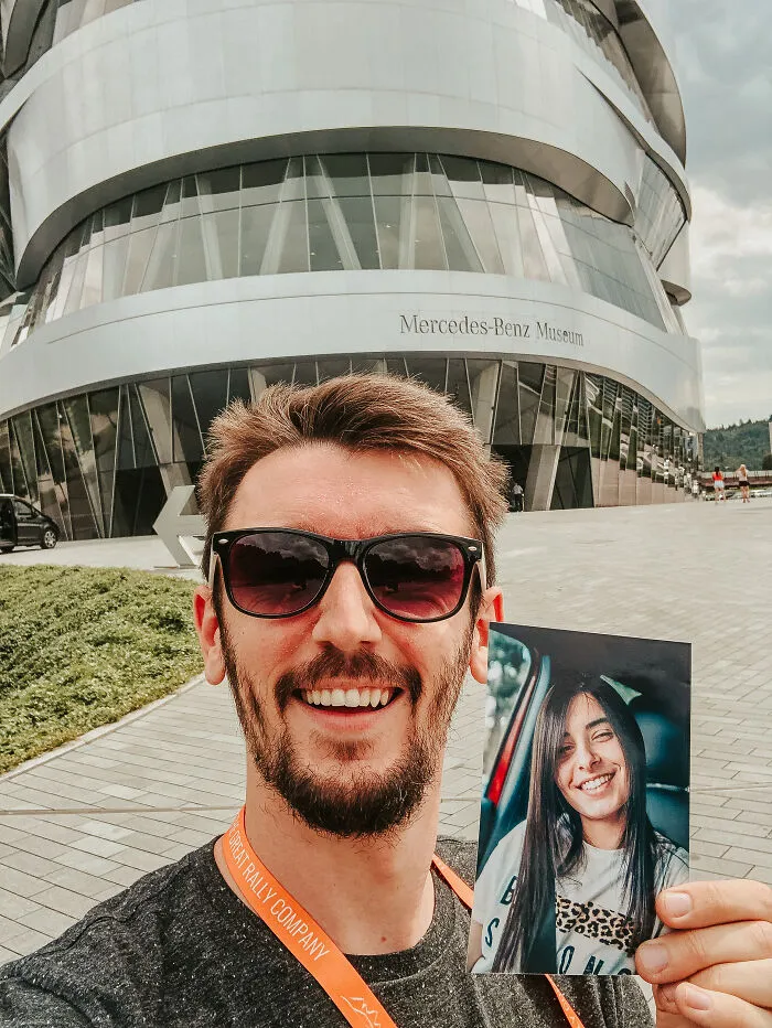 My Girlfriend Couldn’t Join Me On A Trip To Europe Last Year, So I Printed A Few Of Her Photos And Took Selfies Everywhere (32 Pics)